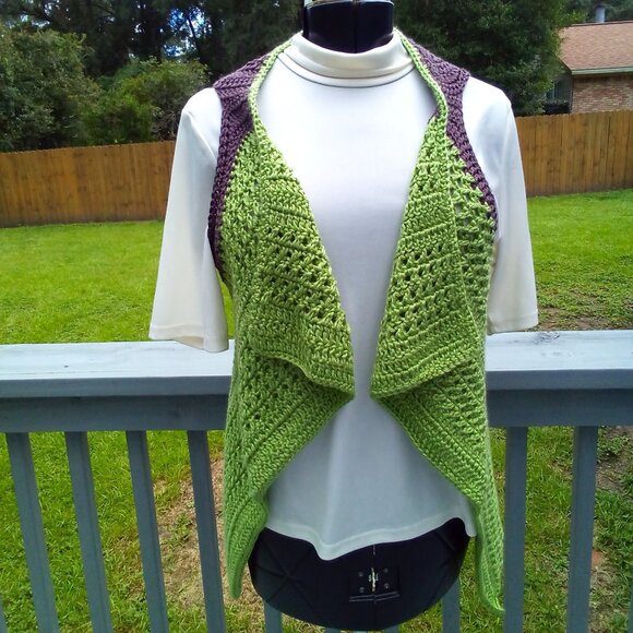 Handed Crafted Rectangle Vest, Color Green and Brown, Size Medium. - Picture 1 of 5